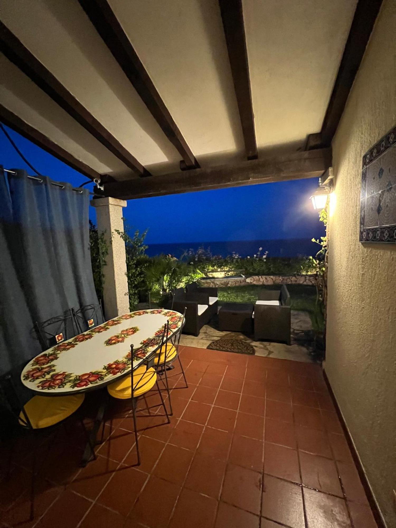 Villa Sunrise House à San Teodoro  Extérieur photo